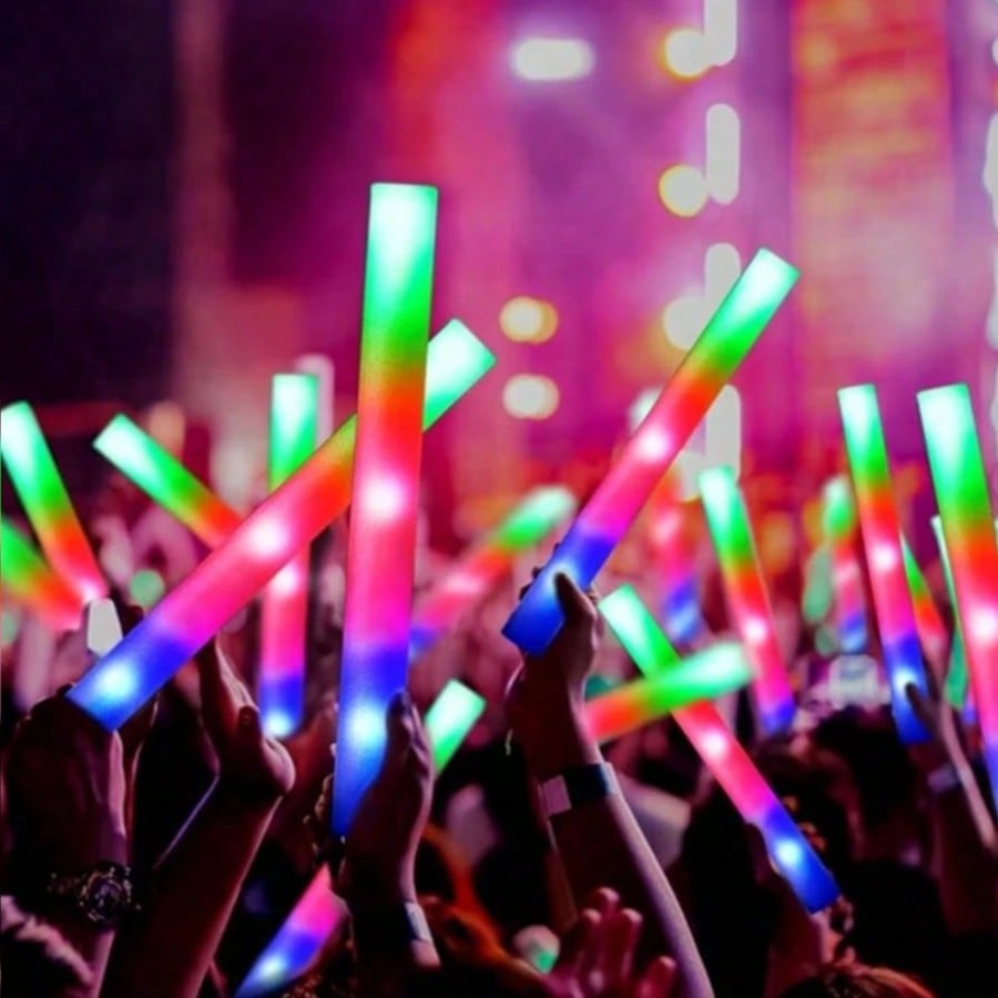 105 bâtonnets lumineux en mous - Flashing Led Foam Sticks Party avis et prix
